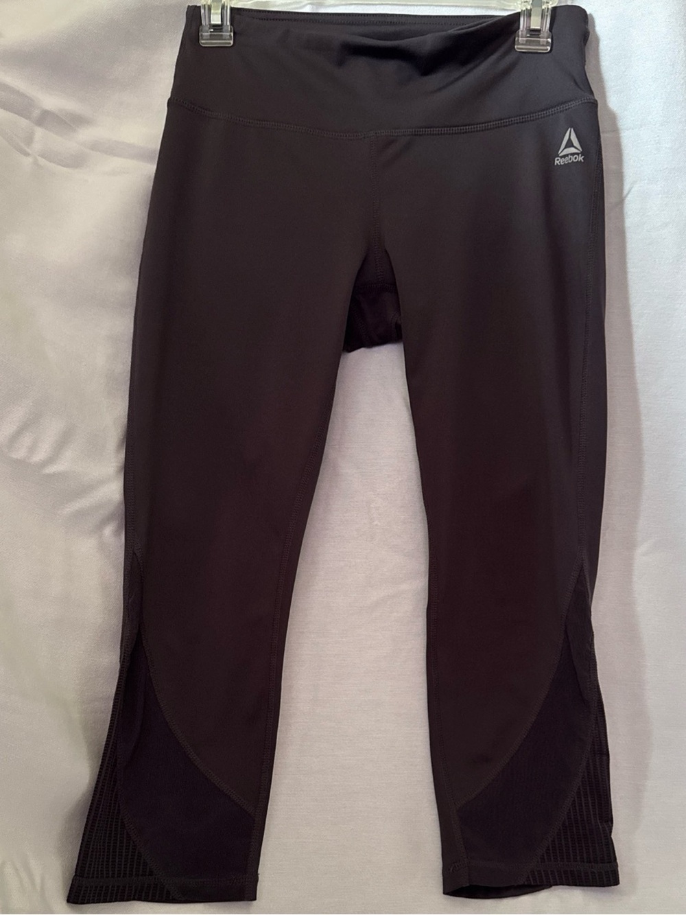 Reebock Muted Purple Eggplant Yoga Workout Capri Pants RN117927 Size Small